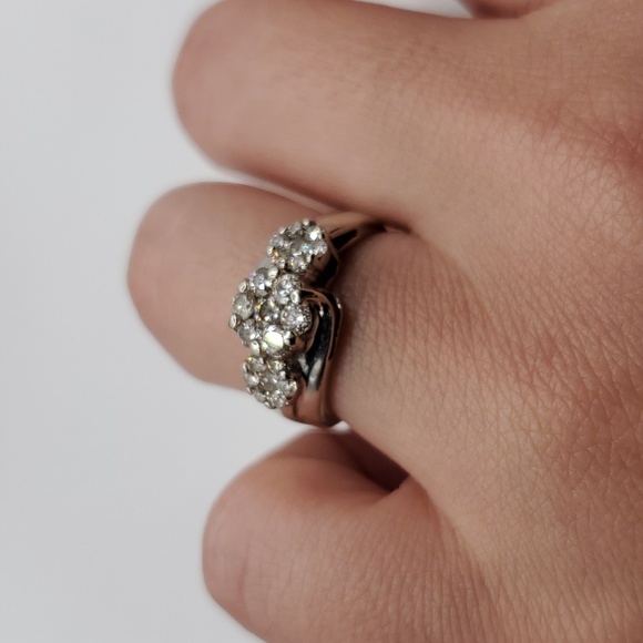 10k Solid White Gold Genuine Round Diamond Triple Flower Ring - Picture 5 of 9